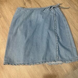 Studio Collection Vintage 90s Light Blue Denim Wrap Skirt Size M 🦄